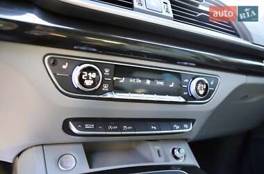 Внедорожник / Кроссовер Audi Q5 2018 в 
