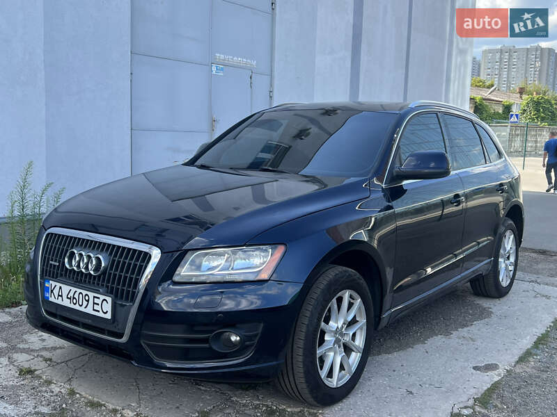 Внедорожник / Кроссовер Audi Q5 2010 в 