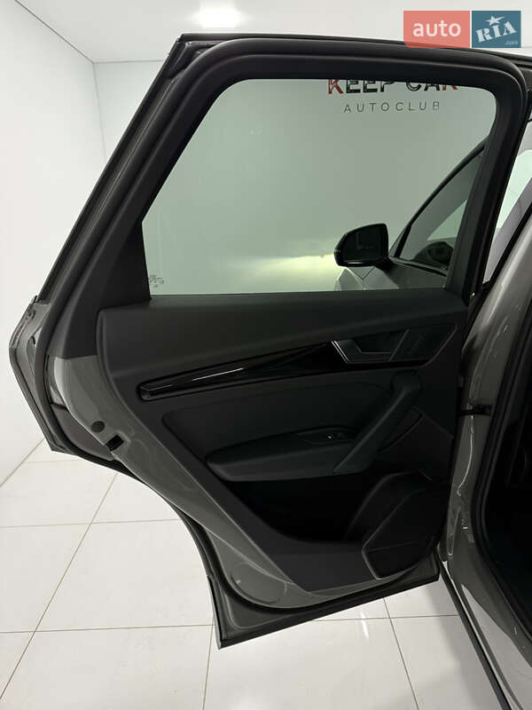 Внедорожник / Кроссовер Audi Q5 2022 в Одессе