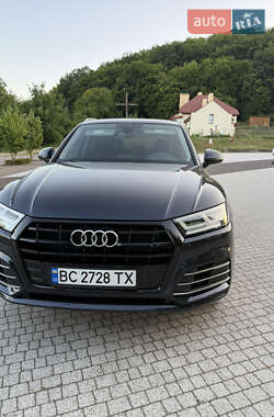 Внедорожник / Кроссовер Audi Q5 2020 в 