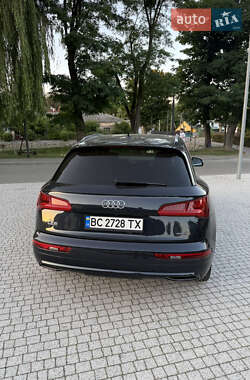 Внедорожник / Кроссовер Audi Q5 2020 в 