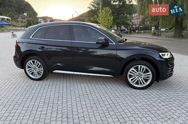 Внедорожник / Кроссовер Audi Q5 2020 в 