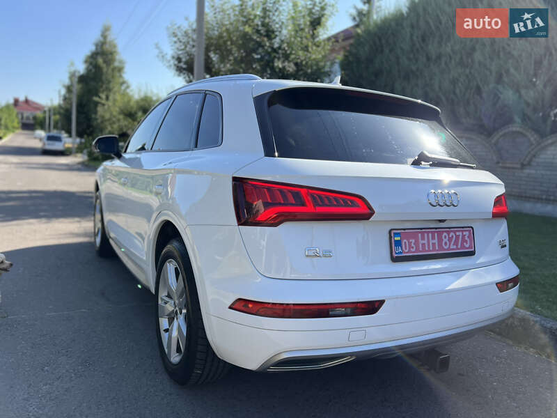 Внедорожник / Кроссовер Audi Q5 2018 в Ровно