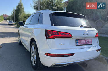 Внедорожник / Кроссовер Audi Q5 2018 в 