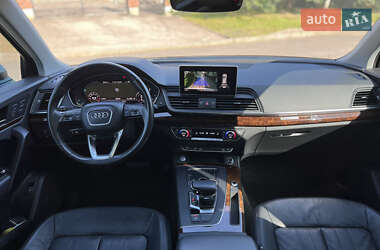 Внедорожник / Кроссовер Audi Q5 2018 в 
