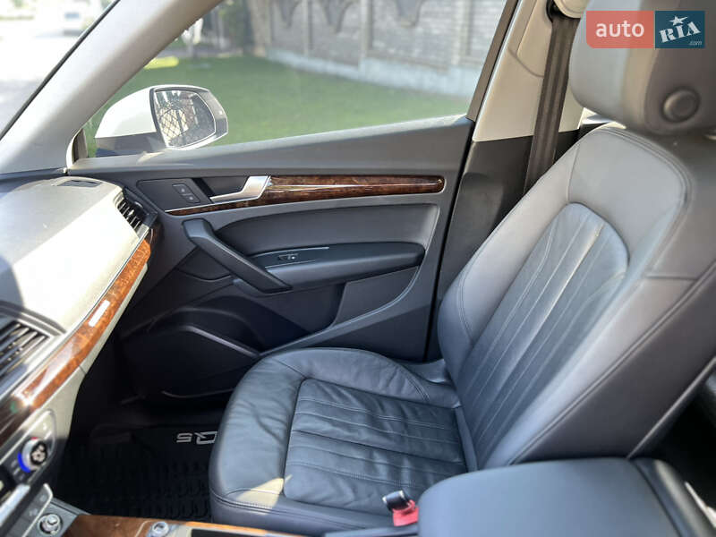 Внедорожник / Кроссовер Audi Q5 2018 в Ровно