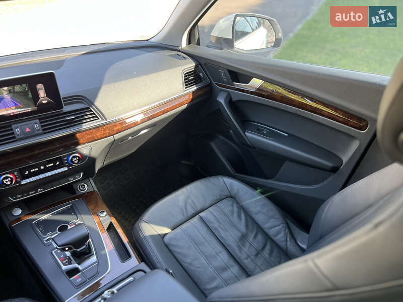 Внедорожник / Кроссовер Audi Q5 2018 в Ровно