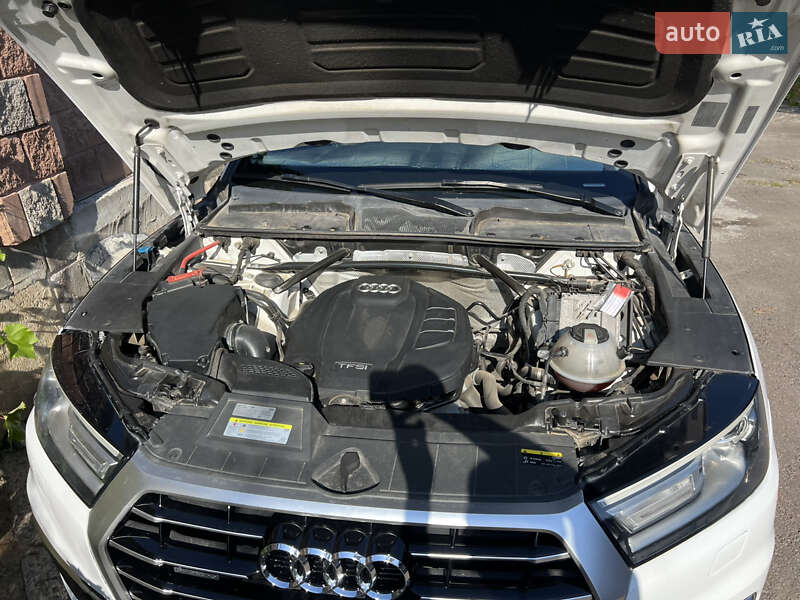 Внедорожник / Кроссовер Audi Q5 2018 в Ровно
