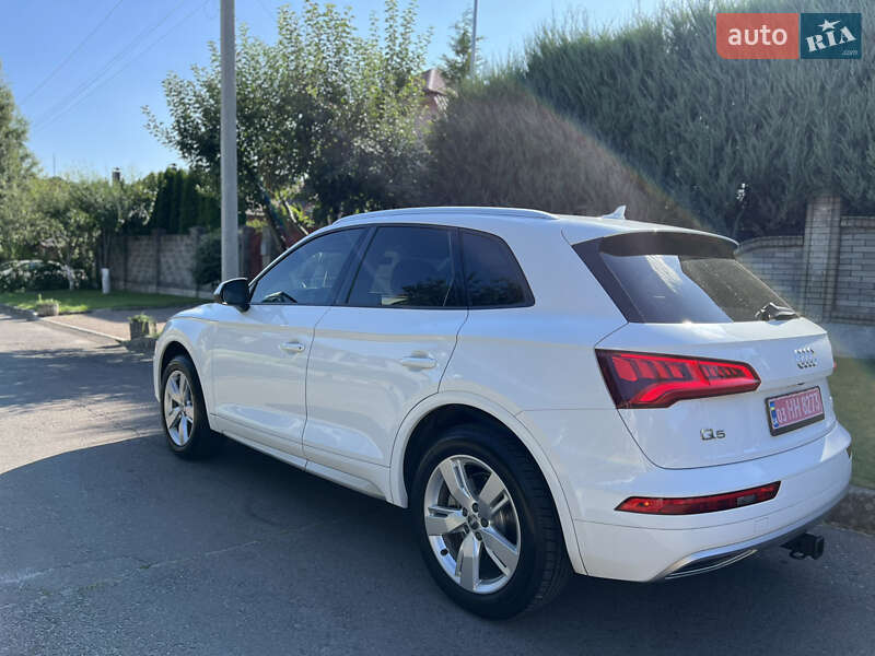 Внедорожник / Кроссовер Audi Q5 2018 в Ровно