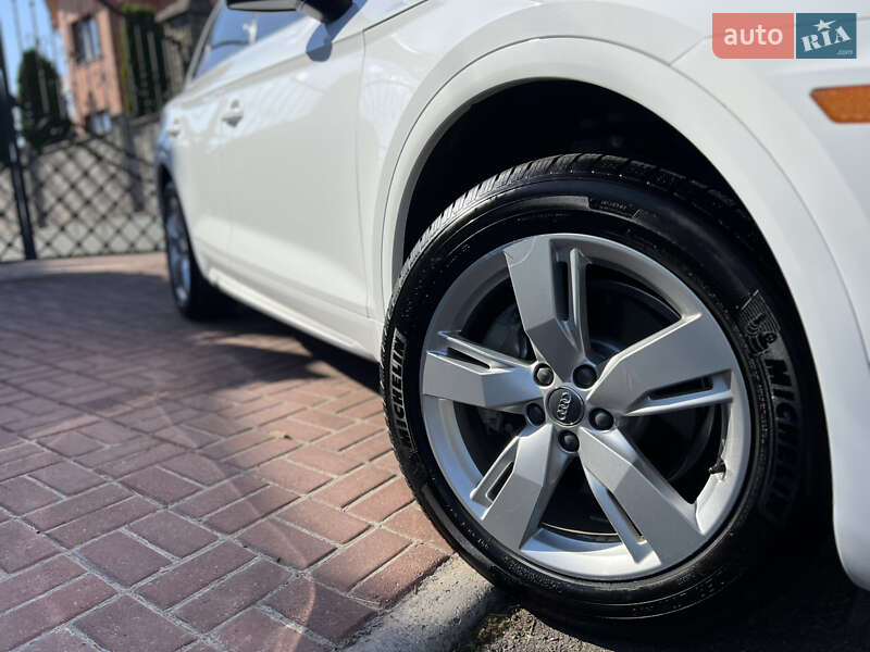 Внедорожник / Кроссовер Audi Q5 2018 в Ровно