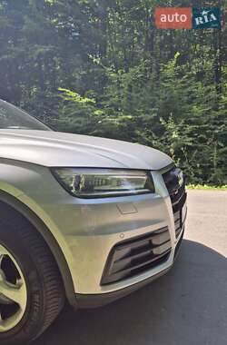 Внедорожник / Кроссовер Audi Q5 2017 в 