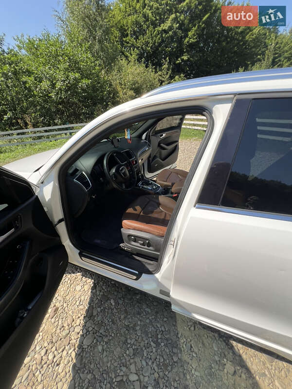 Внедорожник / Кроссовер Audi Q5 2011 в Ивано-Франковске