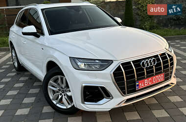 Внедорожник / Кроссовер Audi Q5 2022 в 
