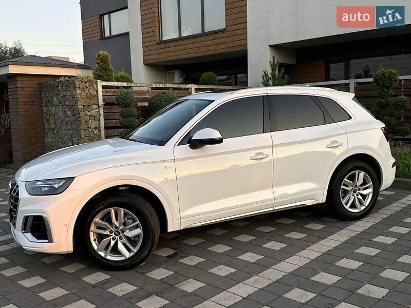 Внедорожник / Кроссовер Audi Q5 2022 в Стрые