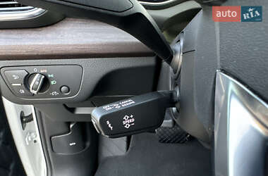 Внедорожник / Кроссовер Audi Q5 2022 в 