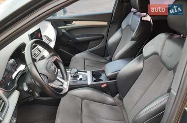 Внедорожник / Кроссовер Audi Q5 2017 в 