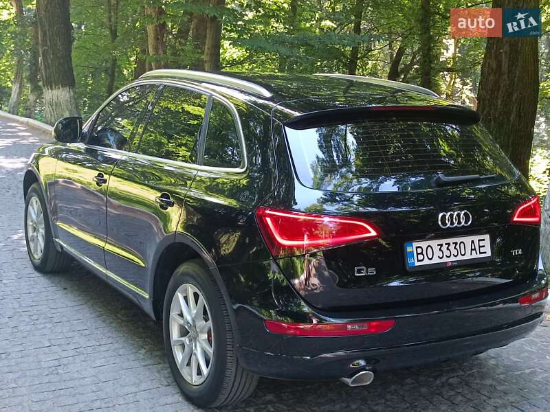 Внедорожник / Кроссовер Audi Q5 2013 в Черновцах