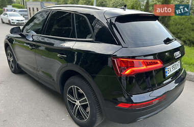 Внедорожник / Кроссовер Audi Q5 2018 в 