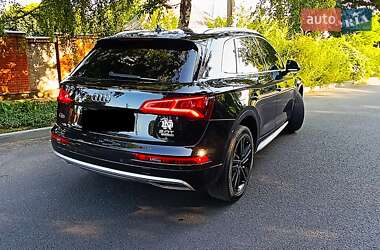 Внедорожник / Кроссовер Audi Q5 2018 в 