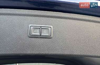 Внедорожник / Кроссовер Audi Q5 2021 в 