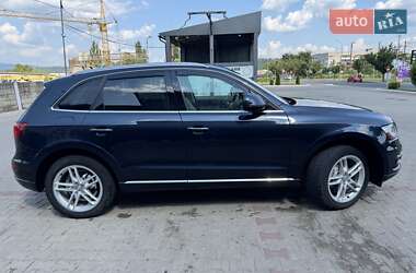 Внедорожник / Кроссовер Audi Q5 2015 в 