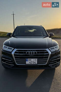 Внедорожник / Кроссовер Audi Q5 2017 в 