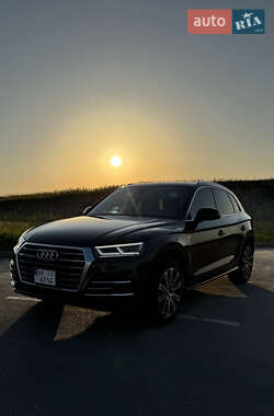Внедорожник / Кроссовер Audi Q5 2017 в 