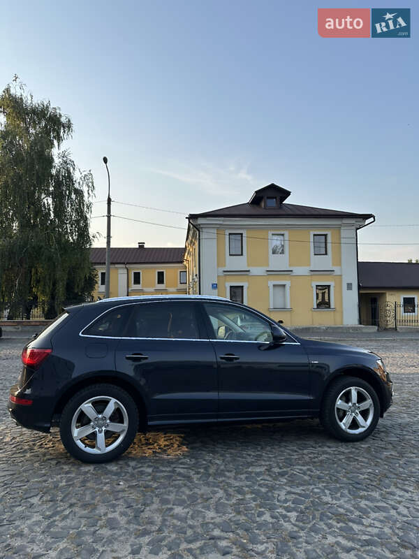 Позашляховик / Кросовер Audi Q5 2016 в Луцьку