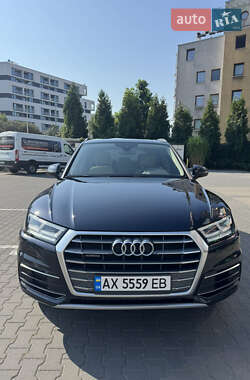 Внедорожник / Кроссовер Audi Q5 2018 в 