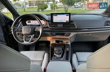 Внедорожник / Кроссовер Audi Q5 2022 в 