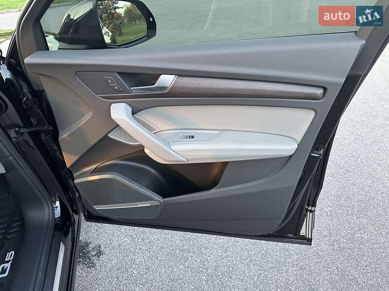 Внедорожник / Кроссовер Audi Q5 2022 в Киеве