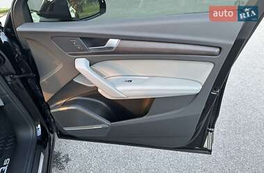 Внедорожник / Кроссовер Audi Q5 2022 в 