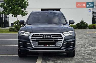 Внедорожник / Кроссовер Audi Q5 2018 в 