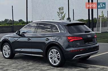 Внедорожник / Кроссовер Audi Q5 2018 в 