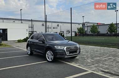 Внедорожник / Кроссовер Audi Q5 2018 в 