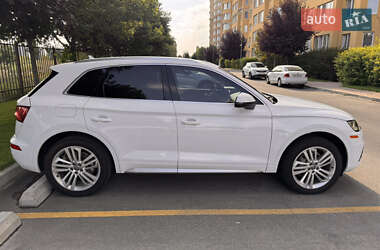 Внедорожник / Кроссовер Audi Q5 2017 в 