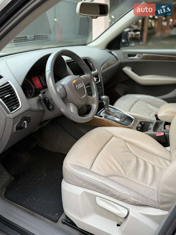 Внедорожник / Кроссовер Audi Q5 2010 в Киеве