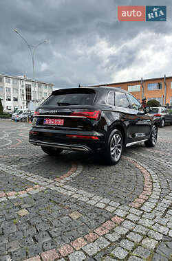 Внедорожник / Кроссовер Audi Q5 2021 в 