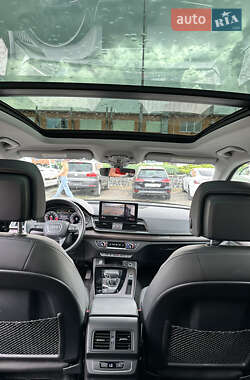 Внедорожник / Кроссовер Audi Q5 2021 в 
