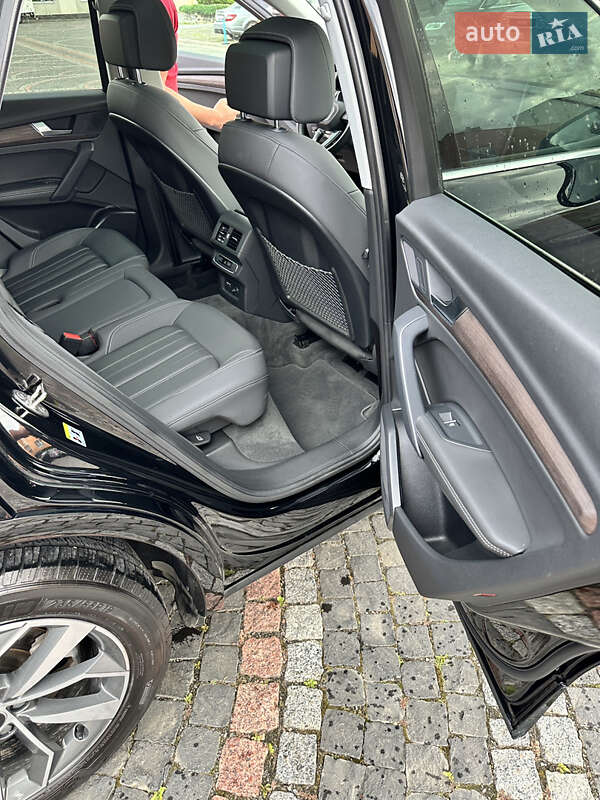 Внедорожник / Кроссовер Audi Q5 2021 в Луцке