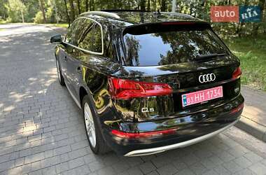 Внедорожник / Кроссовер Audi Q5 2017 в 