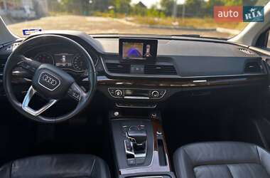 Внедорожник / Кроссовер Audi Q5 2018 в 