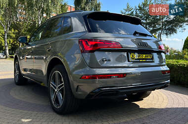 Внедорожник / Кроссовер Audi Q5 2022 в 