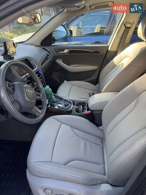 Внедорожник / Кроссовер Audi Q5 2012 в Чернигове