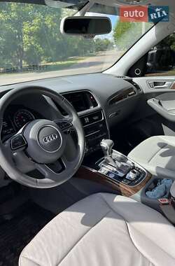 Внедорожник / Кроссовер Audi Q5 2015 в 