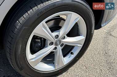 Внедорожник / Кроссовер Audi Q5 2019 в 