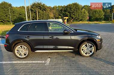 Внедорожник / Кроссовер Audi Q5 2018 в 