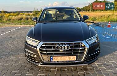 Внедорожник / Кроссовер Audi Q5 2018 в 