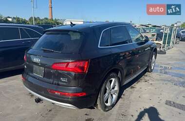 Внедорожник / Кроссовер Audi Q5 2017 в 