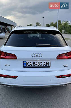 Внедорожник / Кроссовер Audi Q5 2018 в 